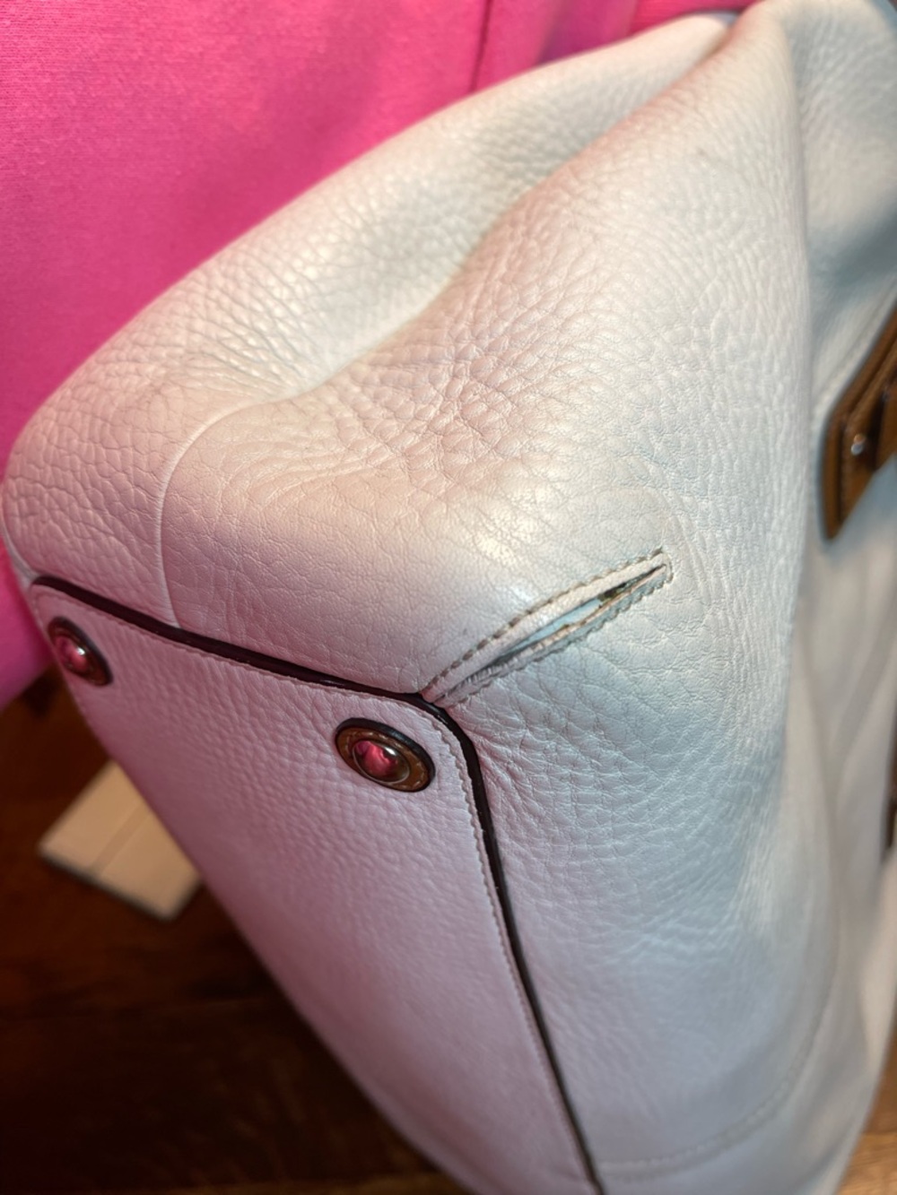 Coach SoHo White Leather Shoulder Bag with Tan Buckle Trim and Matching Wallet - Picture 5 of 16